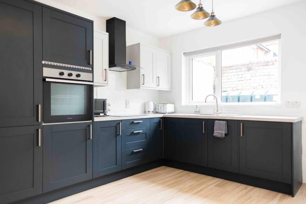 Charming 3 Bedroom Belfast Townhouse المظهر الخارجي الصورة